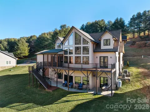 446 Green Meadows Dr, Todd, NC 28684