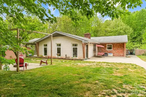 1000 Mountain View Church Rd, Zirconia, NC 28790