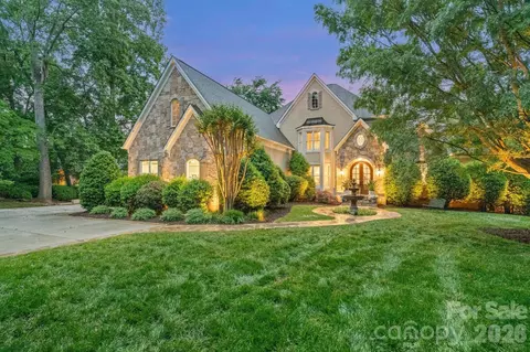 106 Hadley Harbor Ct, Mooresville, NC 28117