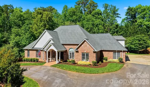 890 18th Avenue Nw Ct NW, Hickory, NC 28601