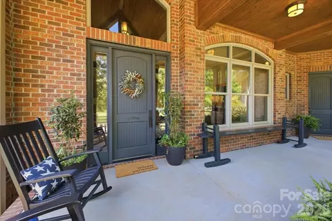 Exterior - 517 W Cj Thomas Rd, Monroe, NC 28110 photo 3 of 4