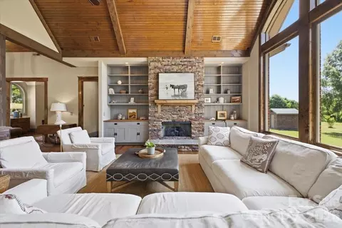 Living - 517 W Cj Thomas Rd, Monroe, NC 28110 photo 3 of 5