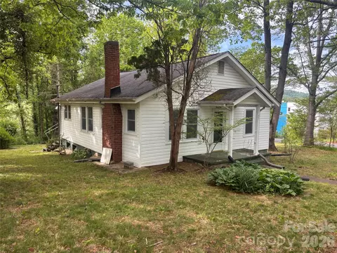 45 Briggs Rd, Asheville, NC 28805