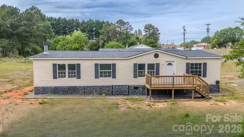 2932 23rd Ne Ave NE, Hickory, NC 28601