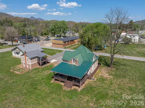 Exterior - 274 Charles St, Clyde, NC 28721 photo 11 of 14