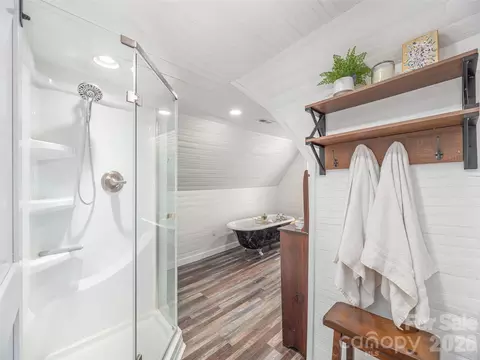Bath - 274 Charles St, Clyde, NC 28721 photo 3 of 4