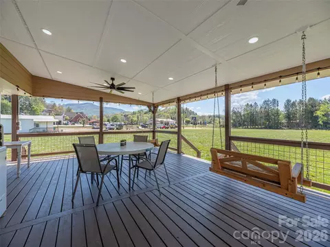 Exterior - 274 Charles St, Clyde, NC 28721 photo 5 of 14