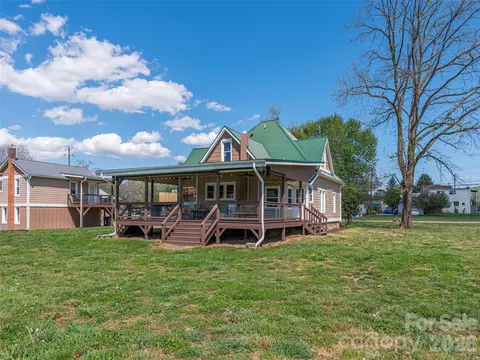 Exterior - 274 Charles St, Clyde, NC 28721 photo 8 of 14