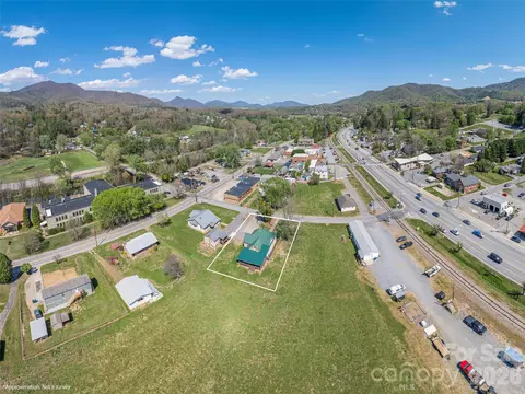 View/Area - 274 Charles St, Clyde, NC 28721 photo 3 of 3
