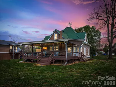 Exterior - 274 Charles St, Clyde, NC 28721 photo 13 of 14