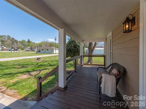 Exterior - 274 Charles St, Clyde, NC 28721 photo 4 of 14