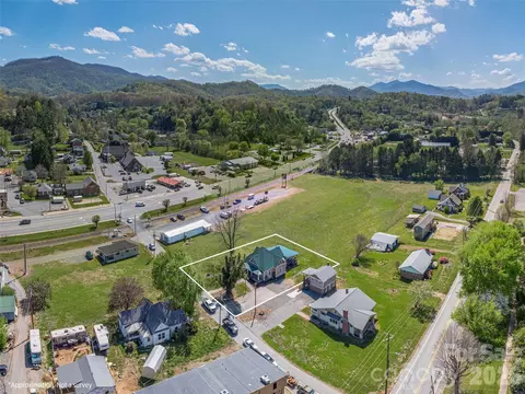 View/Area - 274 Charles St, Clyde, NC 28721 photo 1 of 3