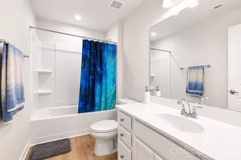 Bath - 3243 Streamside Dr, Davidson, NC 28036 photo 2 of 2