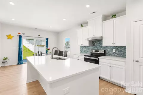 Kitchen - 3243 Streamside Dr, Davidson, NC 28036 photo 2 of 2
