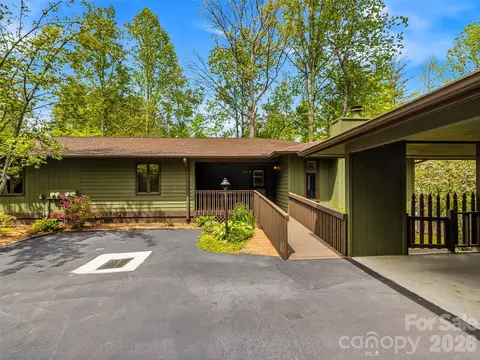 348 Surrey Ln, Brevard, NC 28712