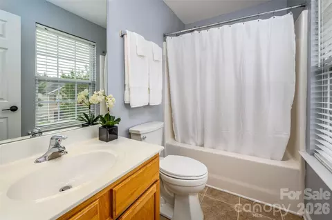 Bath - 10809 Traders Ct, Davidson, NC 28036 photo 2 of 3