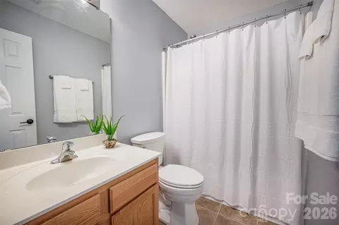Bath - 10809 Traders Ct, Davidson, NC 28036 photo 3 of 3