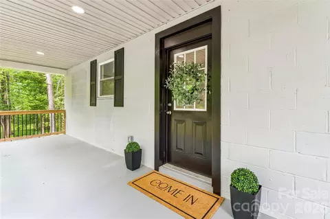 1014 N Mountain St, Cherryville, NC 28021