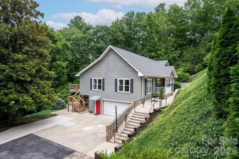 153 Skyview Cir, Asheville, NC 28804