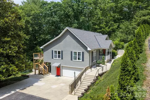 153 Skyview Cir, Asheville, NC 28804