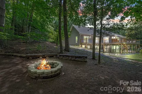 153 Skyview Cir, Asheville, NC 28804