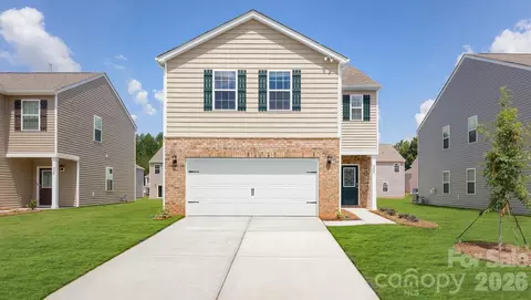 39 Katherine Emilie Dr, Hendersonville, NC 28792