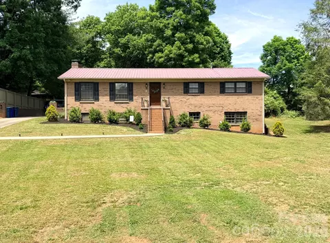 165 Northwest Rd, Hickory, NC 28601