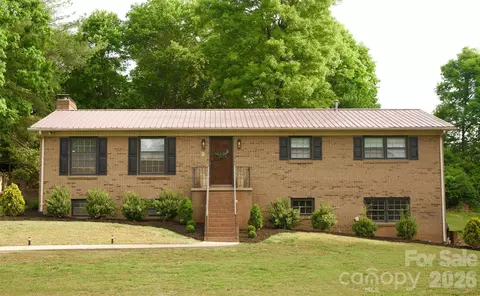 165 Northwest Rd, Hickory, NC 28601