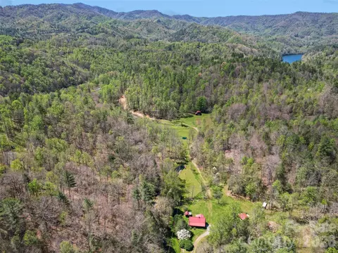 647 Indian Springs Rd, Clyde, NC 28721