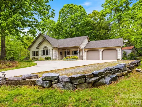 19 Doshia Ln, Fletcher, NC 28732