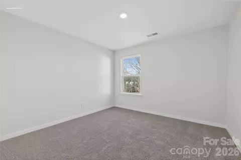 Bedroom - 1375 Mammoth Rd, Hickory, NC 28602 photo 5 of 6