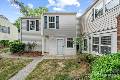 8521 Castle Pine Ct, Charlotte, NC 28226