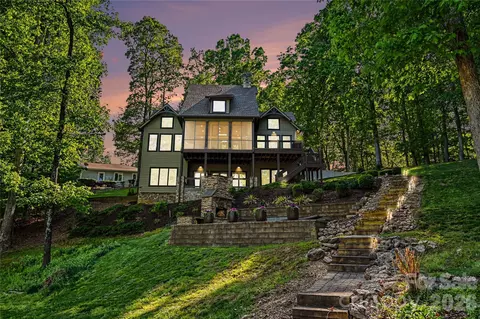 142 Lakeview Shores Loop, Mooresville, NC 28117