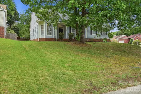 7200 Daerwood Pl, Charlotte, NC 28215