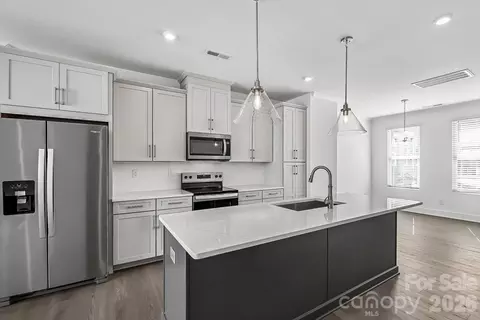 1131 Kokomo Ln, Charlotte, NC 28206