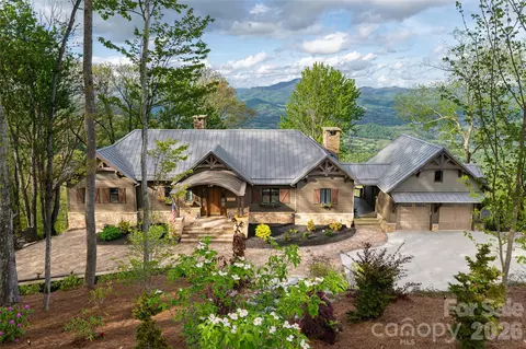 376 Wandering Trl, Waynesville, NC 28785