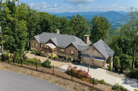 376 Wandering Trl, Waynesville, NC 28785