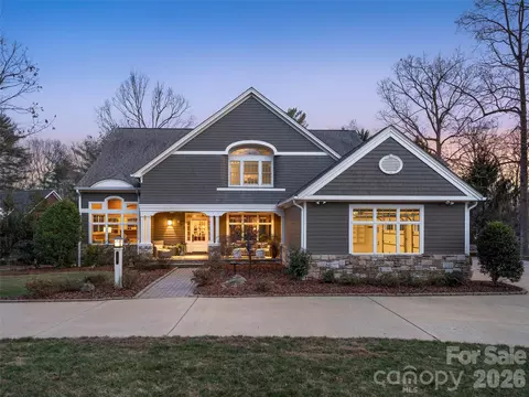 701 Baneberry Ct, Asheville, NC 28803