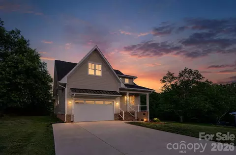 102 Starmount Dr, Kings Mountain, NC 28086