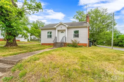 117 North St, Morganton, NC 28655