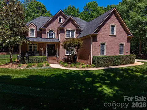 4608 Water Oak Dr, Lake Wylie, SC 29710