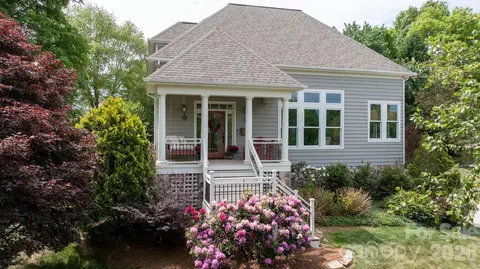 1221 Grande Vista Ct, Hudson, NC 28638