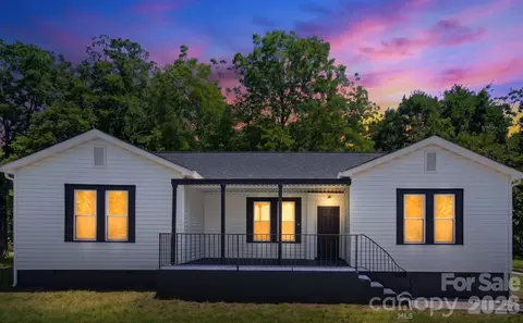 2622 Hemphill St, Charlotte, NC 28208