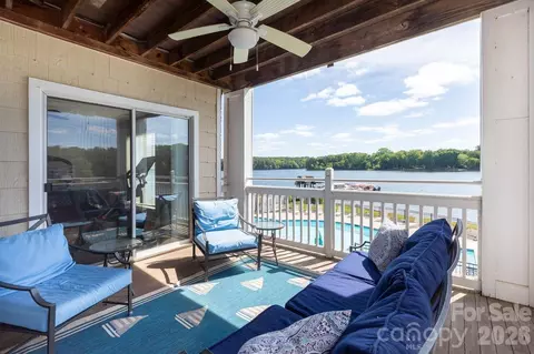 Exterior - 930 Jetton 29 St #29, Davidson, NC 28036 photo 3 of 4