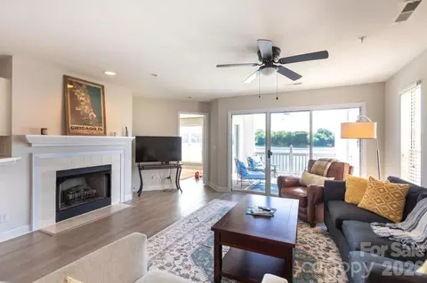 Living - 930 Jetton 29 St #29, Davidson, NC 28036 photo 1 of 2