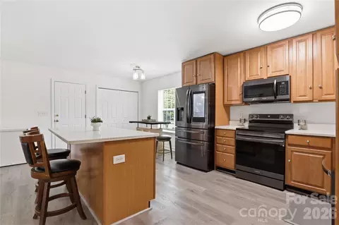 Kitchen - 1689 Willowbrook Dr, Fort Mill, SC 29708 photo 1 of 2