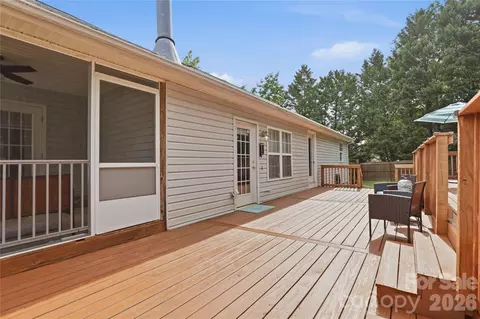 Exterior - 1689 Willowbrook Dr, Fort Mill, SC 29708 photo 3 of 7