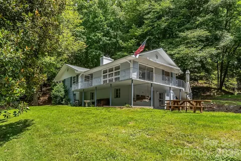 98 Limberlost Dr, Hendersonville, NC 28739