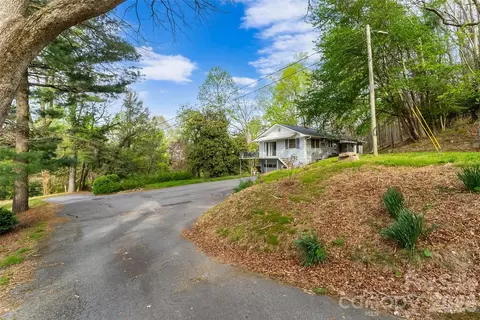 98 Limberlost Dr, Hendersonville, NC 28739