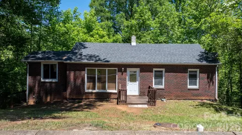 722 E F St, Newton, NC 28658